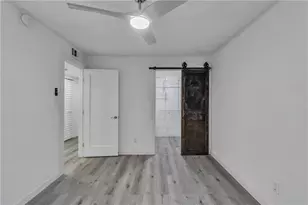 5641 Kingsport Dr, Atlanta, GA 30342 - Photo 22