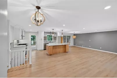 2037 Longview Way, Chamblee, GA 30341 - Photo 4