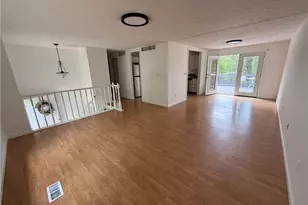 10415 Plantation Bridge Dr, Alpharetta, GA 30022 - Photo 6