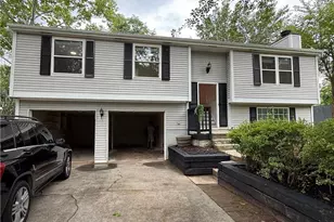 10415 Plantation Bridge Dr, Alpharetta, GA 30022 - Photo 2