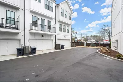 146 Chestnut Circle, Atlanta, GA 30342 - Photo 32