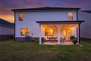 188 Canyon Ferry Wy, Hoschton, GA 30548 - Photo 2