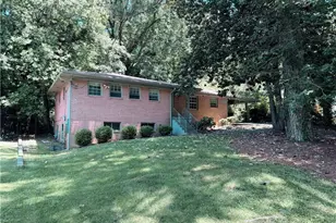 683 Skipper Dr NW, Atlanta, GA 30318 - Photo 2