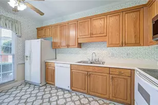 214 Manor Way, Cartersville, GA 30120 - Photo 12