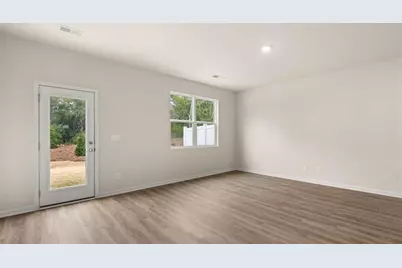 2052 Crossing Road, Stone Mountain, GA 30088 - Photo 10