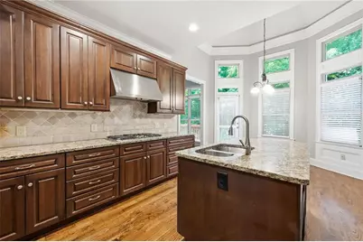 722 Iroquois Drive NE, Marietta, GA 30060 - Photo 4