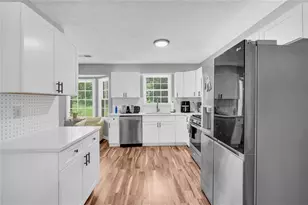3992 Wrexham Dr, Snellville, GA 30039 - Photo 10