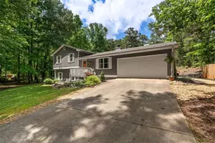 259 Cypress Cir, Carrollton, GA 30117 - Photo 4