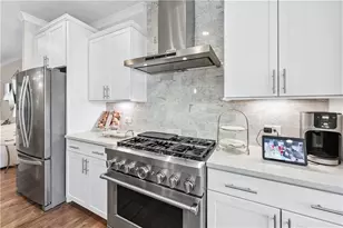1049 Brandsford St NW, Atlanta, GA 30318 - Photo 12