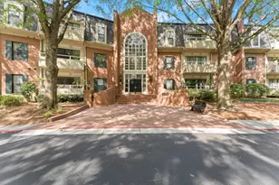 25312 Plantation Dr NE, Atlanta, GA 30324 - Photo 2