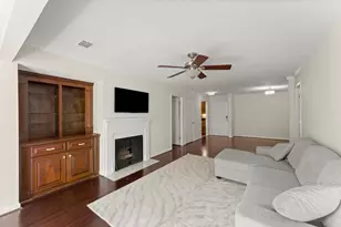 25312 Plantation Dr NE, Atlanta, GA 30324 - Photo 10
