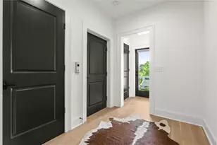 3667 Peachtree Rd NE, Atlanta, GA 30319 - Photo 32