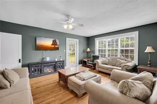 43 Hood St, Commerce, GA 30529 - Photo 10
