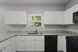 379 Yonkers Ave NW, Atlanta, GA 30314 - Photo 10