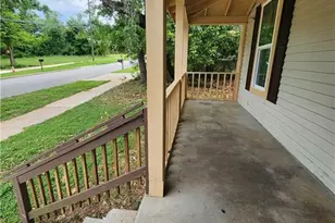 429 N 9th St, Griffin, GA 30223 - Photo 18