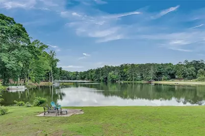 588 Kenilworth Circle, Stone Mountain, GA 30083 - Photo 2