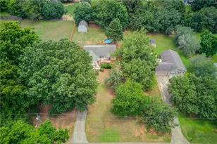 307 Jonaquil Ave, Auburn, GA 30011 - Photo 2
