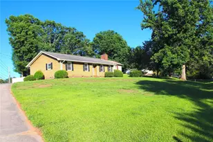 3101 Esther Dr, Gainesville, GA 30504 - Photo 2