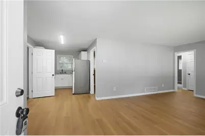 2043 Claude St NW, Atlanta, GA 30318 - Photo 2