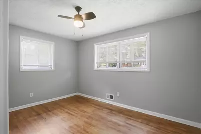 2043 Claude St NW, Atlanta, GA 30318 - Photo 10