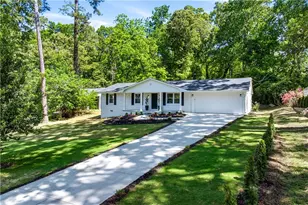 46 Hunting Creek Dr, Marietta, GA 30068 - Photo 2
