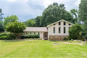 953 Hidden Hollow Dr, Marietta, GA 30068 - Photo 2