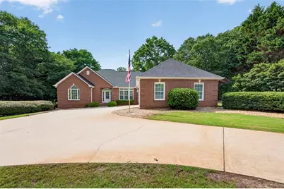 301 Oak Ridge Drive, Maysville, GA 30558 - Photo 2