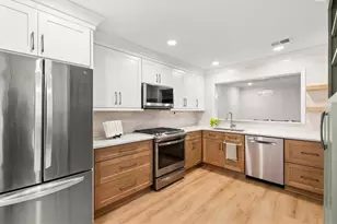 1359 N Crossing Dr NE, Atlanta, GA 30329 - Photo 6