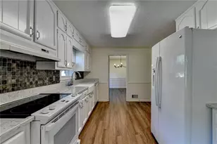 886 Marbrook Dr, Lawrenceville, GA 30044 - Photo 14