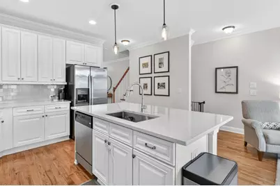 7960 Highland Bluff, Sandy Springs, GA 30328 - Photo 2