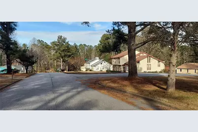 675 Fern Brooks Drive SW, Atlanta, GA 30331 - Photo 2