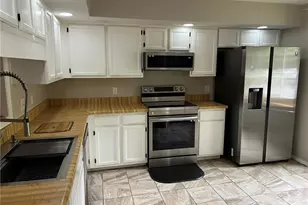 504 Sutters Point, Atlanta, GA 30328 - Photo 2