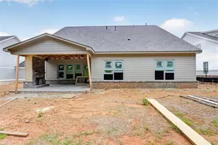 371 Lk Vis Dr, Statham, GA 30666 - Photo 6