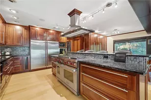 3985 Loch Highland Pass NE, Roswell, GA 30075 - Photo 12