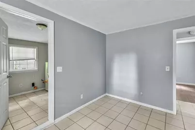 281 Valley Lake Drive, Stone Mountain, GA 30087 - Photo 12