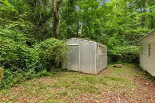 281 Valley Lake Dr, Stone Mountain, GA 30087 - Photo 32
