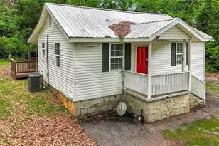 281 Valley Lake Dr, Stone Mountain, GA 30087 - Photo 2