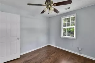 281 Valley Lake Dr, Stone Mountain, GA 30087 - Photo 16