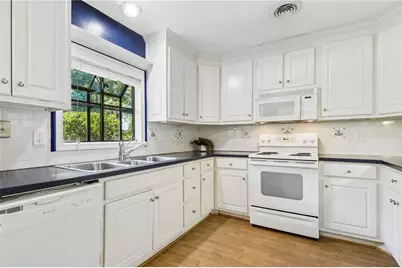 4250 D'Youville Trace, Atlanta, GA 30341 - Photo 18