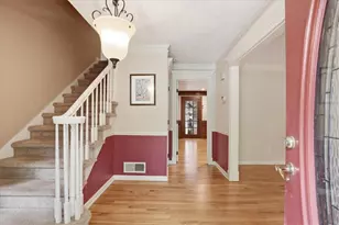 713 Chesterfield Dr, Lawrenceville, GA 30044 - Photo 2