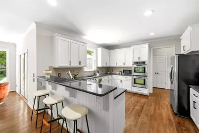 200 York Town Circle, Johns Creek, GA 30097 - Photo 14