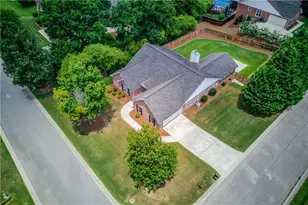 710 Mallard Dr, Winder, GA 30680 - Photo 2