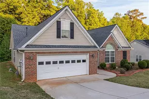 190 Meadowbrook Ct, Covington, GA 30016 - Photo 2