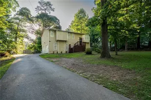 4007 Stacy Ln, Snellville, GA 30039 - Photo 2