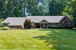 146 Lakeside Dr NW, Kennesaw, GA 30144 - Photo 1