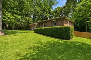 61 Barrett Cir SE, Marietta, GA 30060 - Photo 8