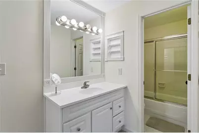 28306 Plantation Drive NE #28306, Atlanta, GA 30324 - Photo 24