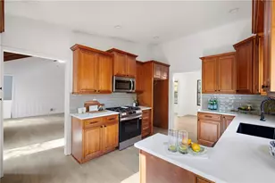 3292 Holly Mill Ct, Marietta, GA 30062 - Photo 10