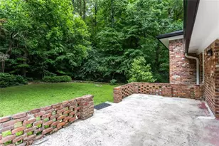 1025 Vistavia Cir, Decatur, GA 30033 - Photo 10
