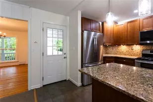 1025 Vistavia Cir, Decatur, GA 30033 - Photo 22